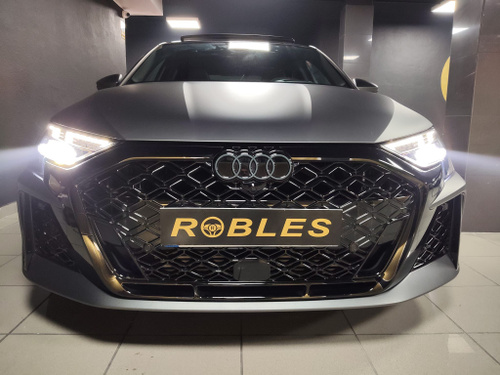 Imagen de vehiculos de ocasion en exposicion
